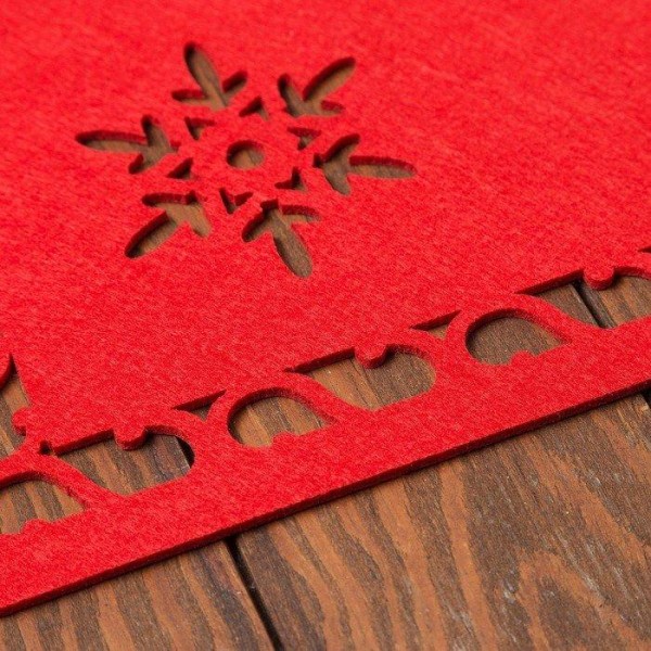 Салфетка декоративная Доляна "Снежинка", цв,красный,40*26 см, фетр