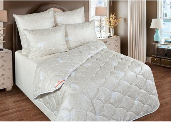 Одеяло зимнее 172х205 см, шерсть мериноса, ткань глосс-сатин, п/э 100%
