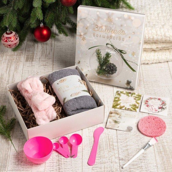 Подарочный набор новогодний "Зимнего волшебства" полотенце и акс